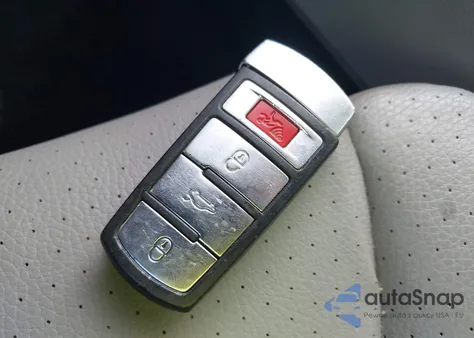 2009 Volkswagen Passat Komfort from USA, damaged, VIN WVWJK73C59P058090